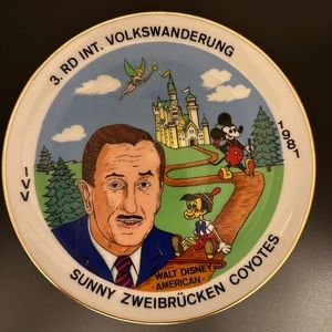Rare Vintage 1981 Walt Disney American Porcelain Plate German Volks Wanderung